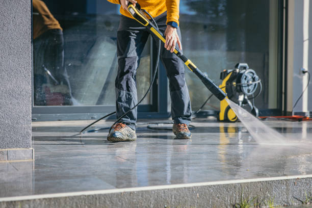 Best Pool Deck Cleaning  in Manhasset Hills, NY